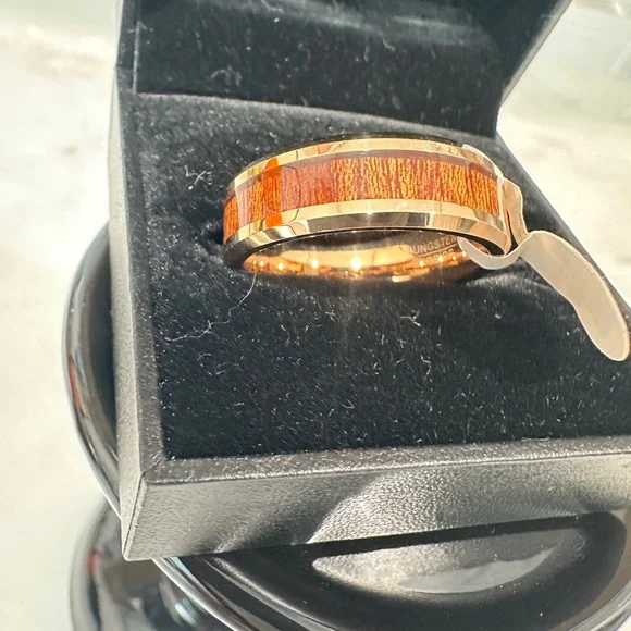NWT Rose-Gold Tungsten Band with Hawaiian Koa Wood Inlay – Men’s Ring Size 12.5